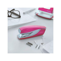 Produktbild för Häftapparat LEITZ WOW 5502 30ark cerise