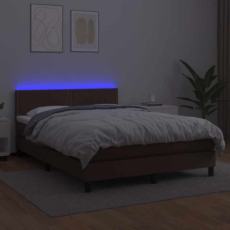 Produktbild för Ramsäng med madrass & LED brun 140x200 cm konstläder