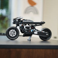 Miniatyr av produktbild för Technic - Batman Batcycle 42155