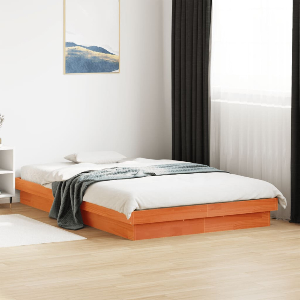 Produktbild för Sängram med LED vaxad brun 140x200 cm massiv furu