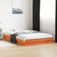Produktbild för Sängram med LED vaxad brun 140x200 cm massiv furu