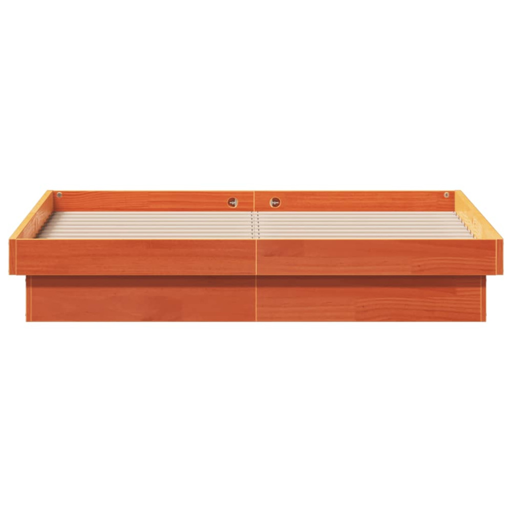Produktbild för Sängram med LED vaxad brun 140x200 cm massiv furu