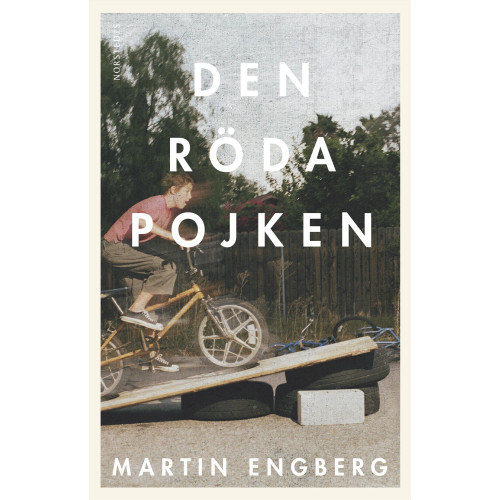 Martin Engberg Den röda pojken (inbunden)