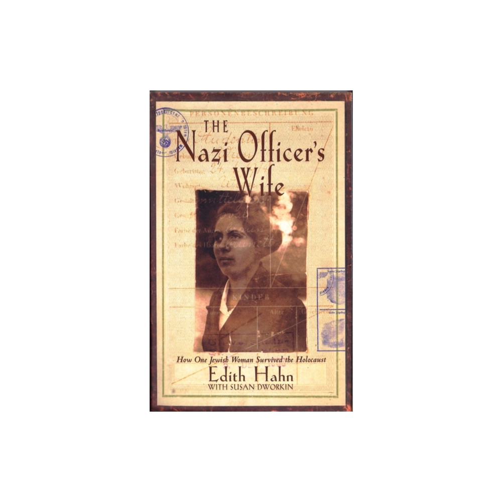 Produktbild för The Nazi Officer's Wife (häftad, eng)