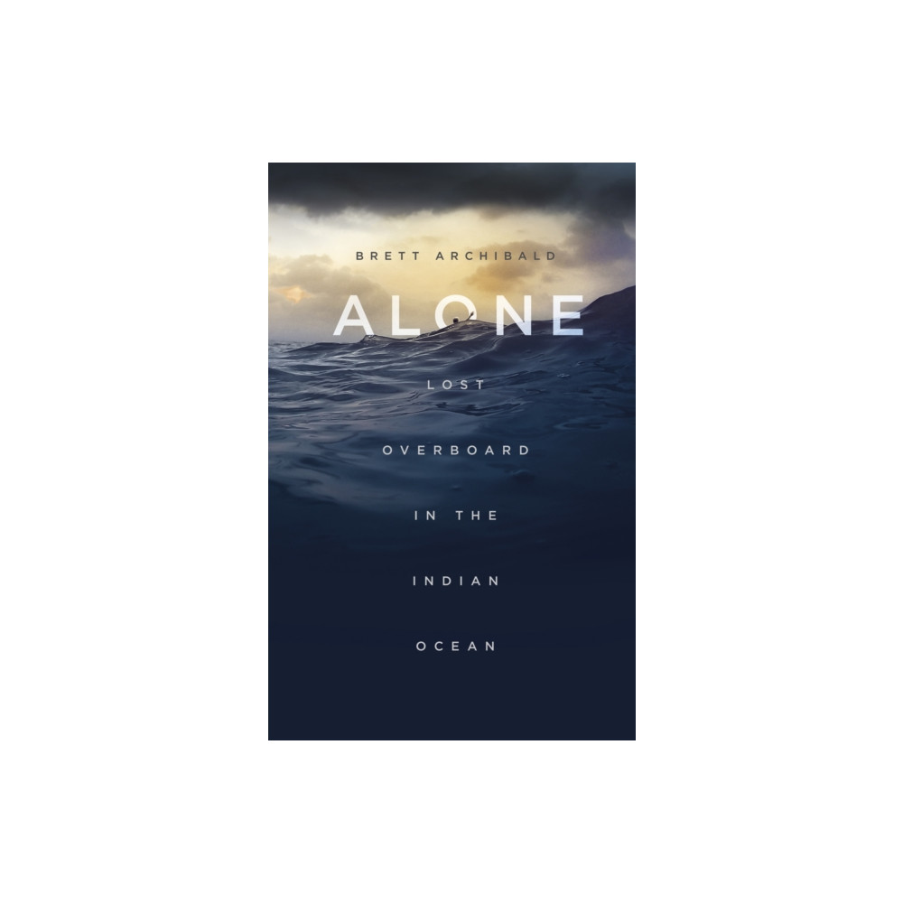Produktbild för Alone (häftad, eng)