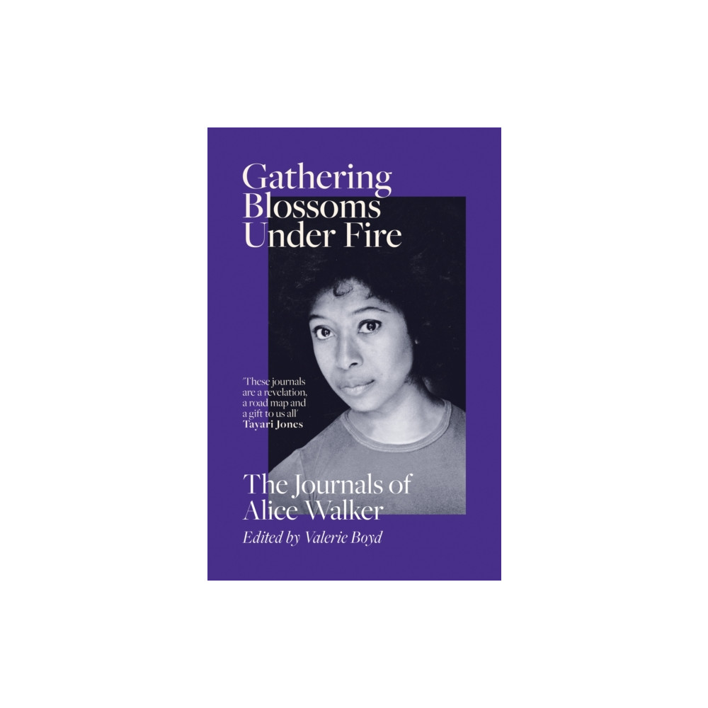 Produktbild för Gathering Blossoms Under Fire (häftad, eng)