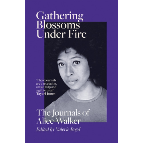 Orion Publishing Co Gathering Blossoms Under Fire (häftad, eng)