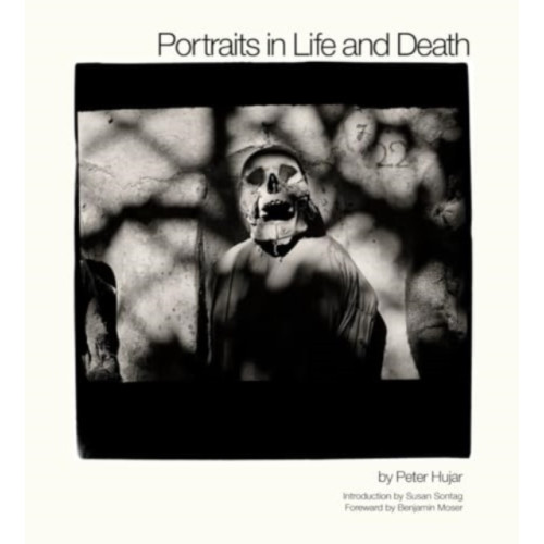 WW Norton & Co Portraits in Life and Death (inbunden, eng)