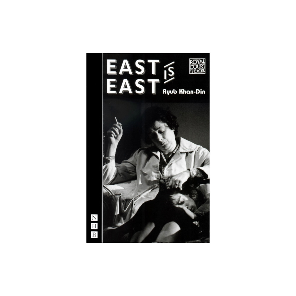 Produktbild för East is East (häftad, eng)