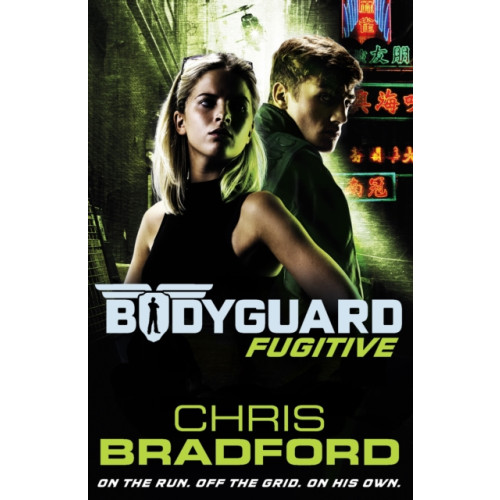 Penguin Random House Children's UK Bodyguard: Fugitive (Book 6) (häftad, eng)