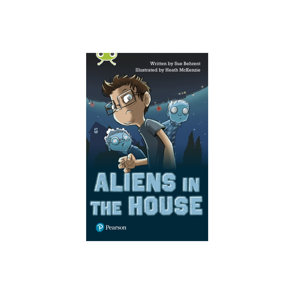 Produktbild för Bug Club Independent Fiction Year Two Lime B Plus Aliens in the House (häftad, eng)