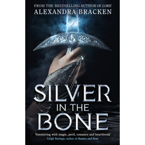 Hachette Children's Group Silver in the Bone (inbunden, eng)