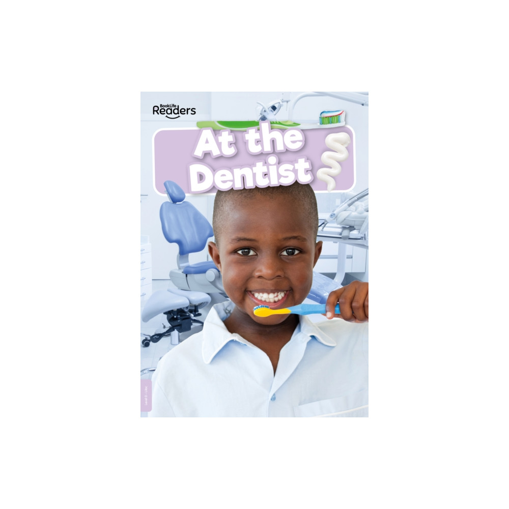Produktbild för At the Dentist (häftad, eng)