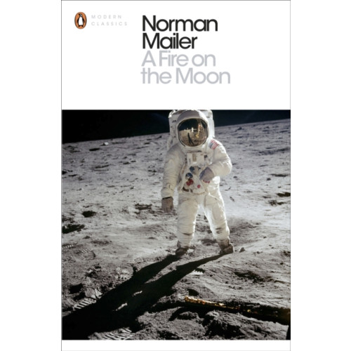 Penguin books ltd A Fire on the Moon (häftad, eng)