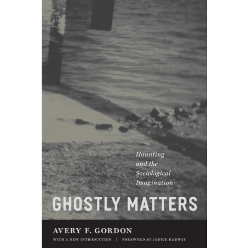 University of Minnesota Press Ghostly Matters (häftad, eng)