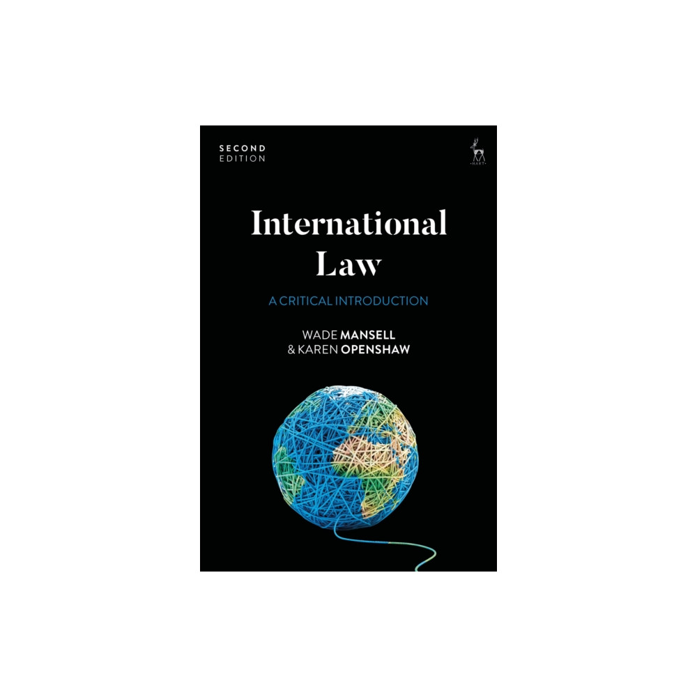 Produktbild för International Law (häftad, eng)