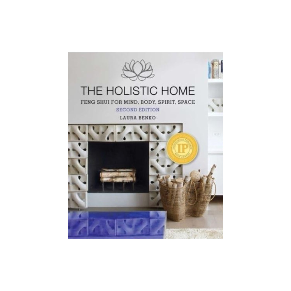 Produktbild för The Holistic Home (häftad, eng)
