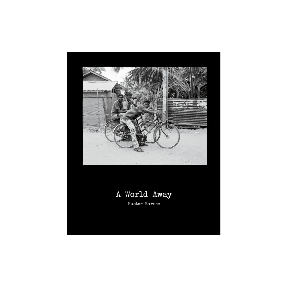 Produktbild för A World Away (inbunden, eng)