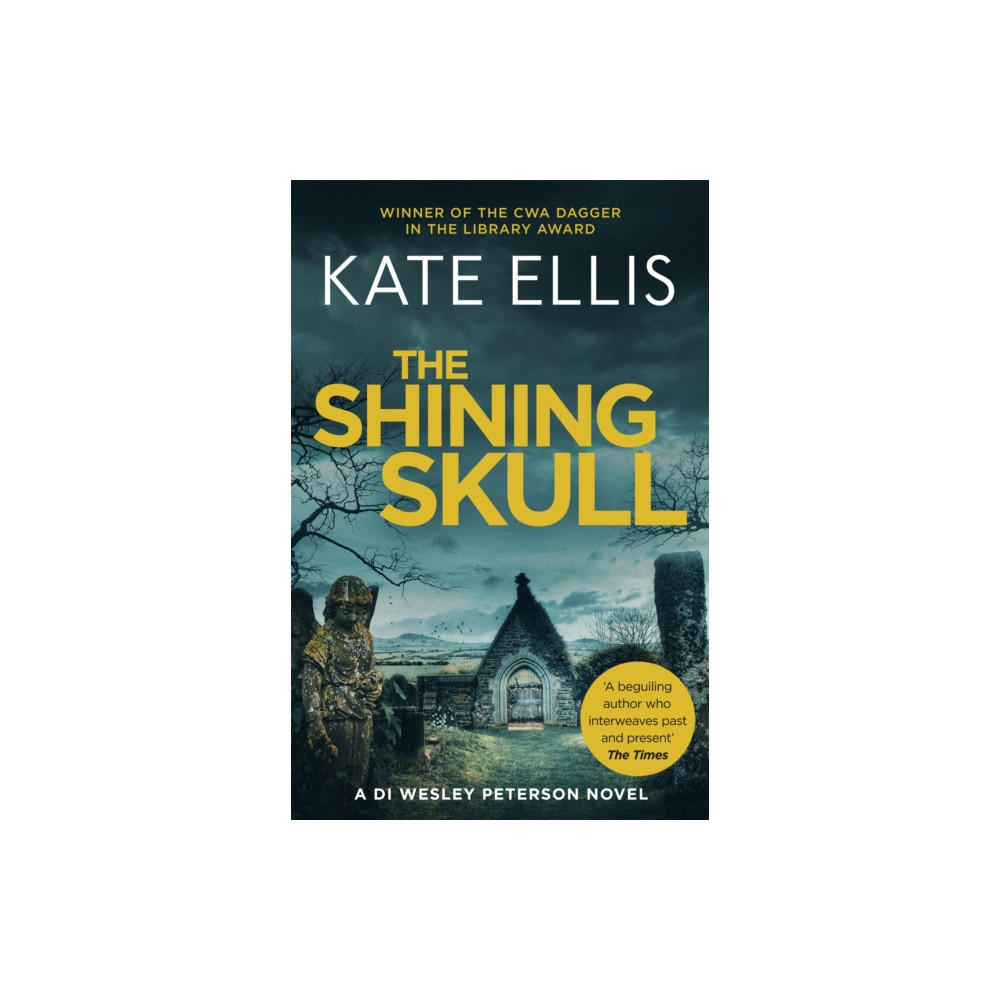 Produktbild för The Shining Skull (häftad, eng)
