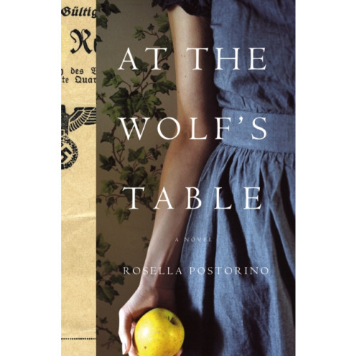 Flatiron Books At the Wolf's Table (häftad, eng)