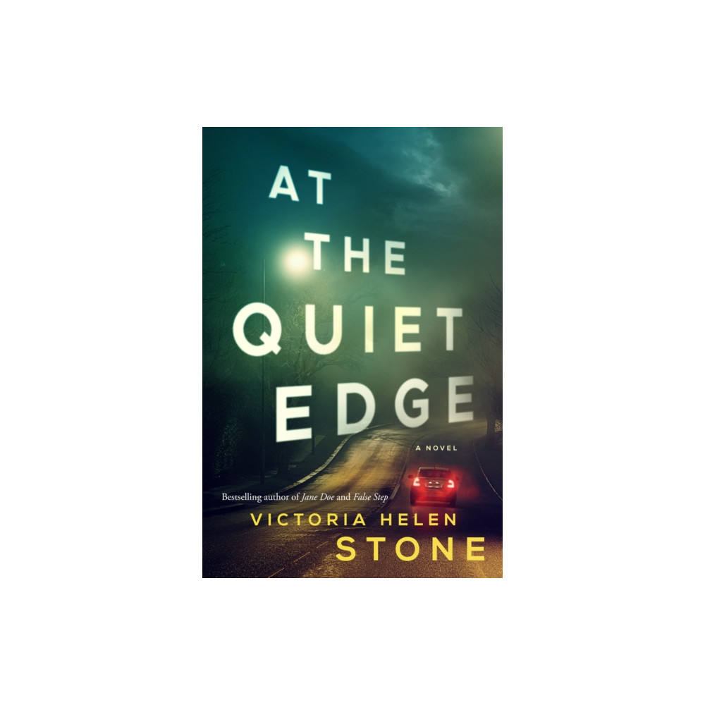 Produktbild för At the Quiet Edge (häftad, eng)