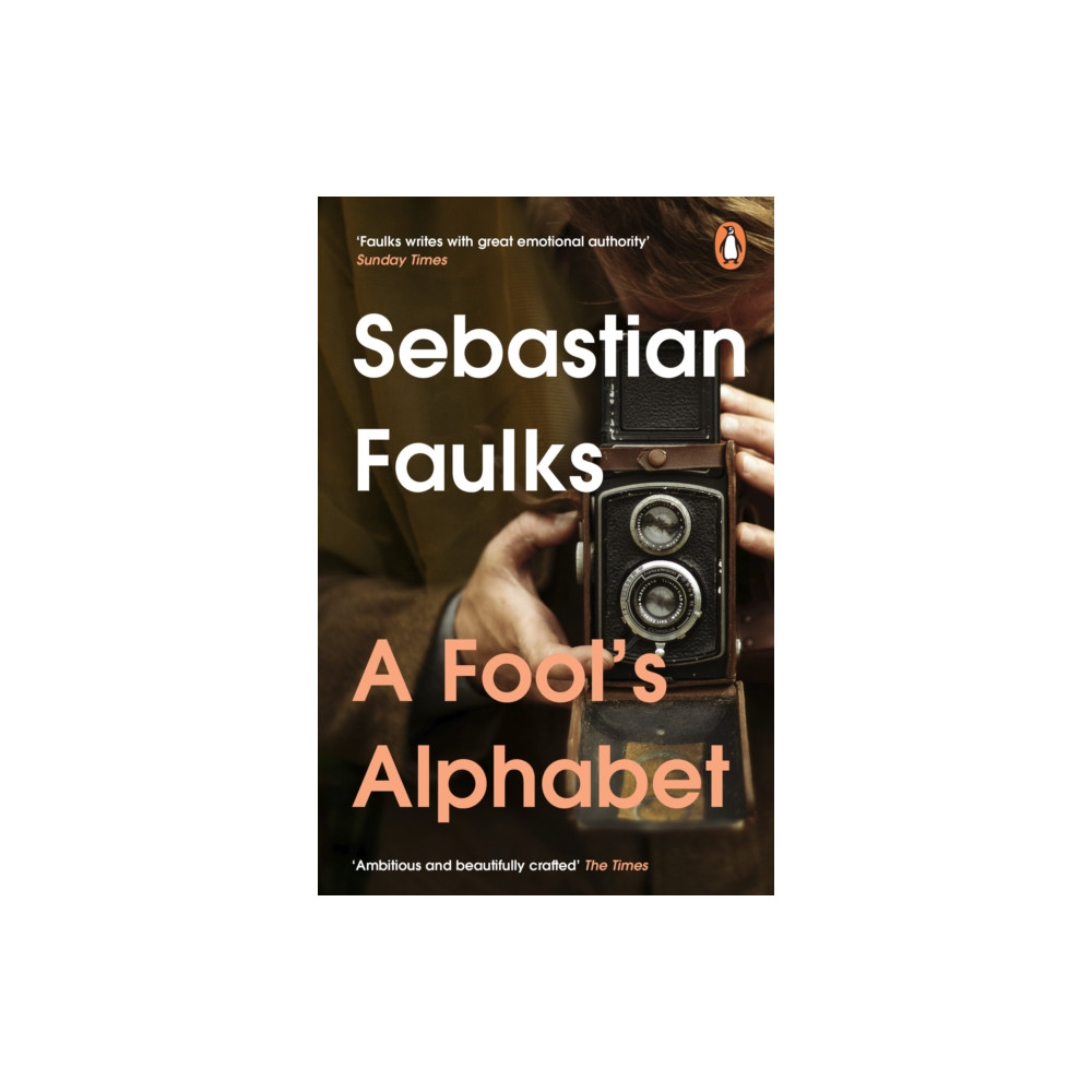 Produktbild för A Fool's Alphabet (häftad, eng)
