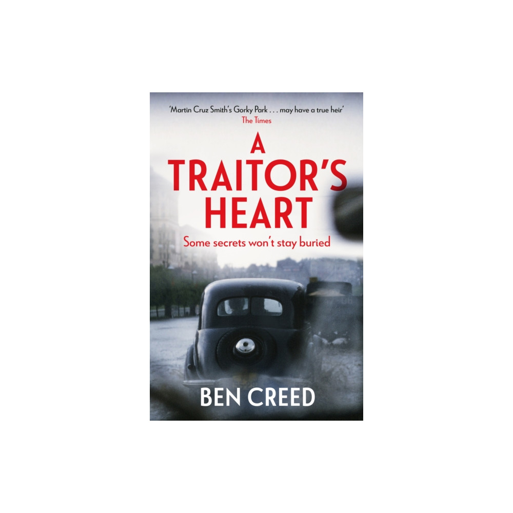 Produktbild för A Traitor's Heart (häftad, eng)