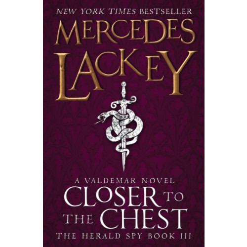 Titan Books Ltd Closer to the Chest (häftad, eng)
