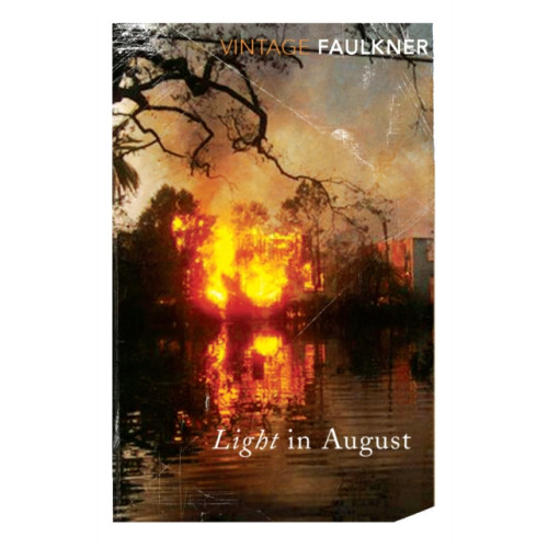 Vintage Publishing Light in August (häftad, eng)