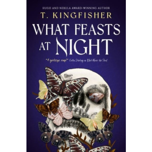 Titan Books Ltd Sworn Soldier - What Feasts at Night (inbunden, eng)