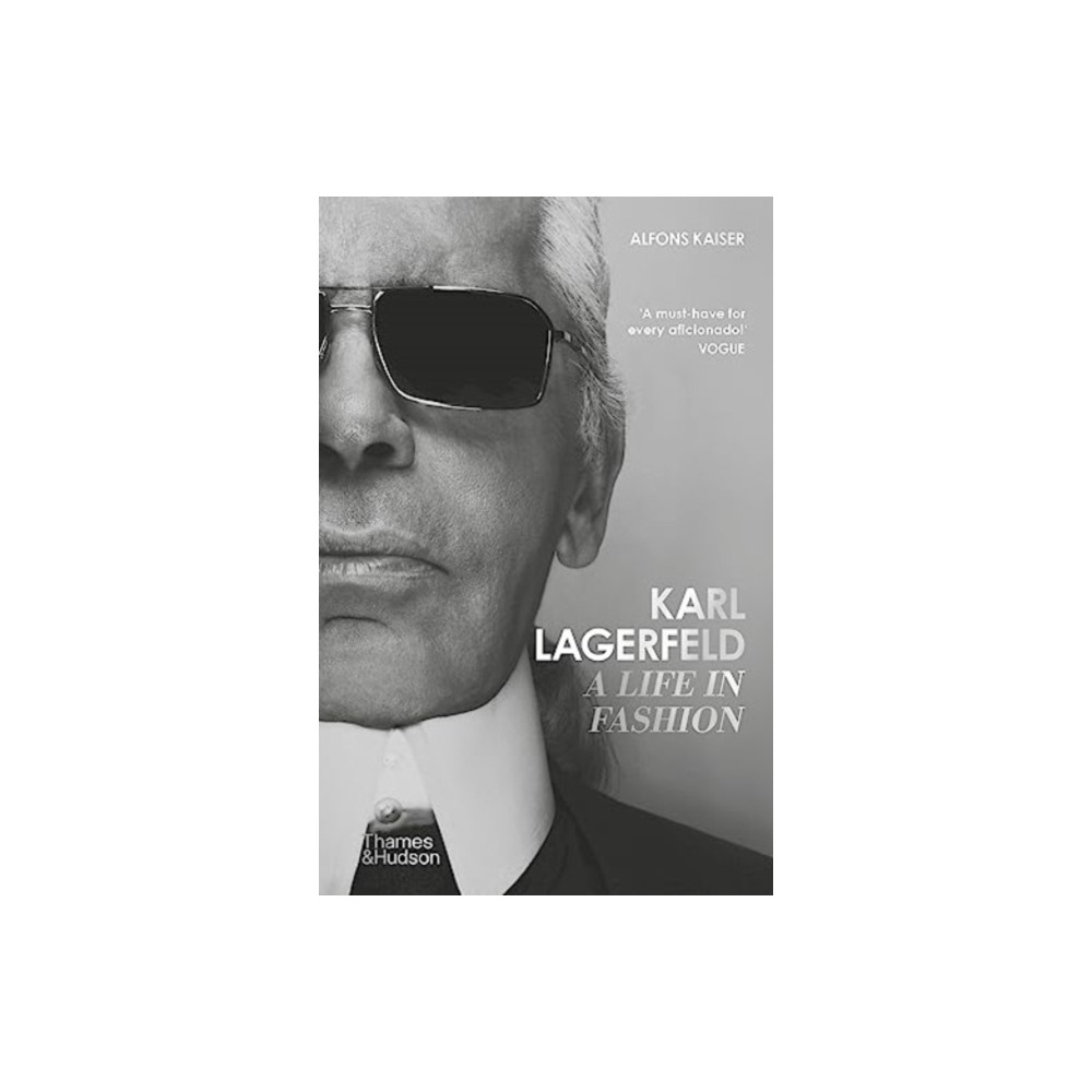 Produktbild för Karl Lagerfeld: A Life in Fashion (häftad, eng)