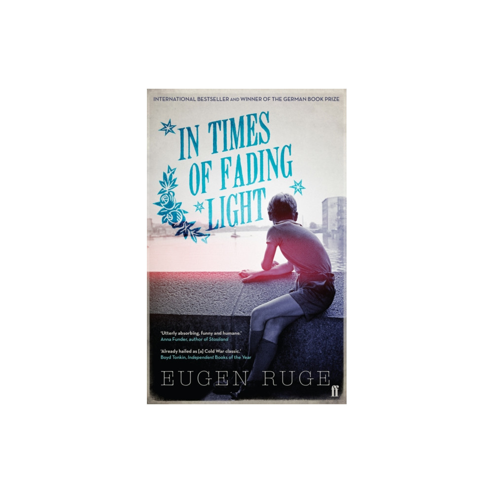 Produktbild för In Times of Fading Light (häftad, eng)