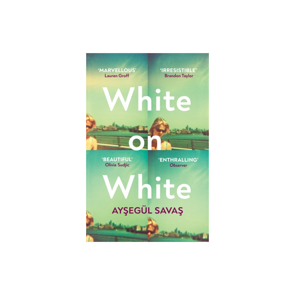 Produktbild för White on White (häftad, eng)