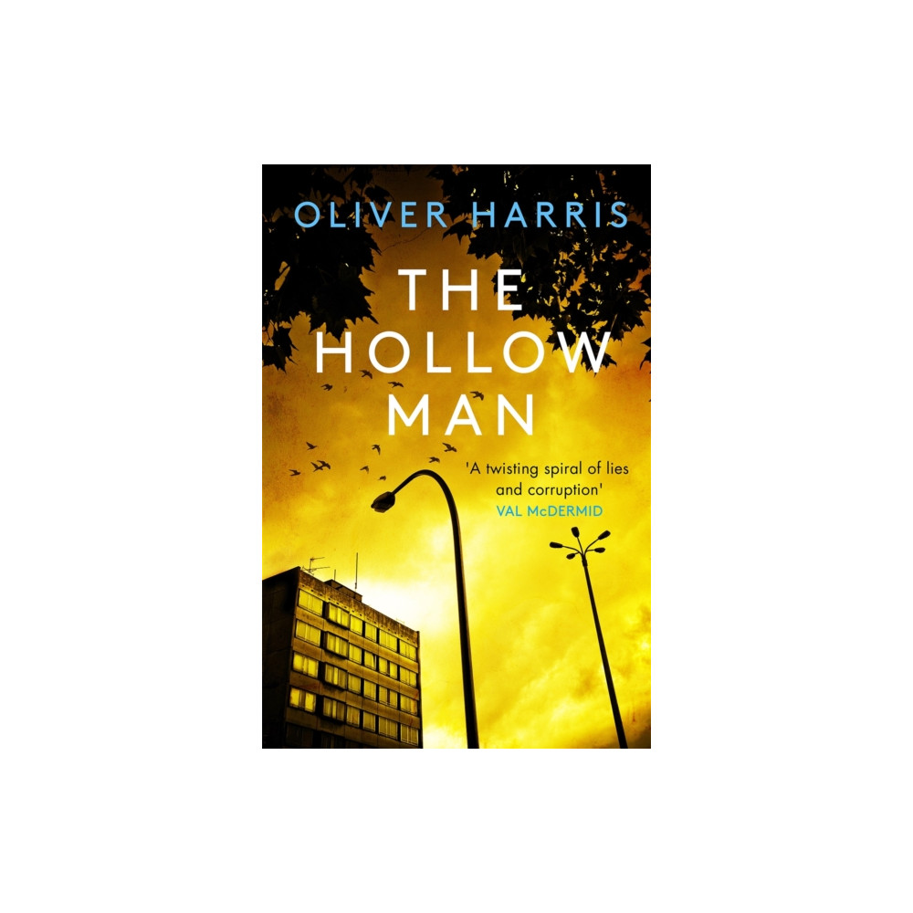 Produktbild för The Hollow Man (häftad, eng)