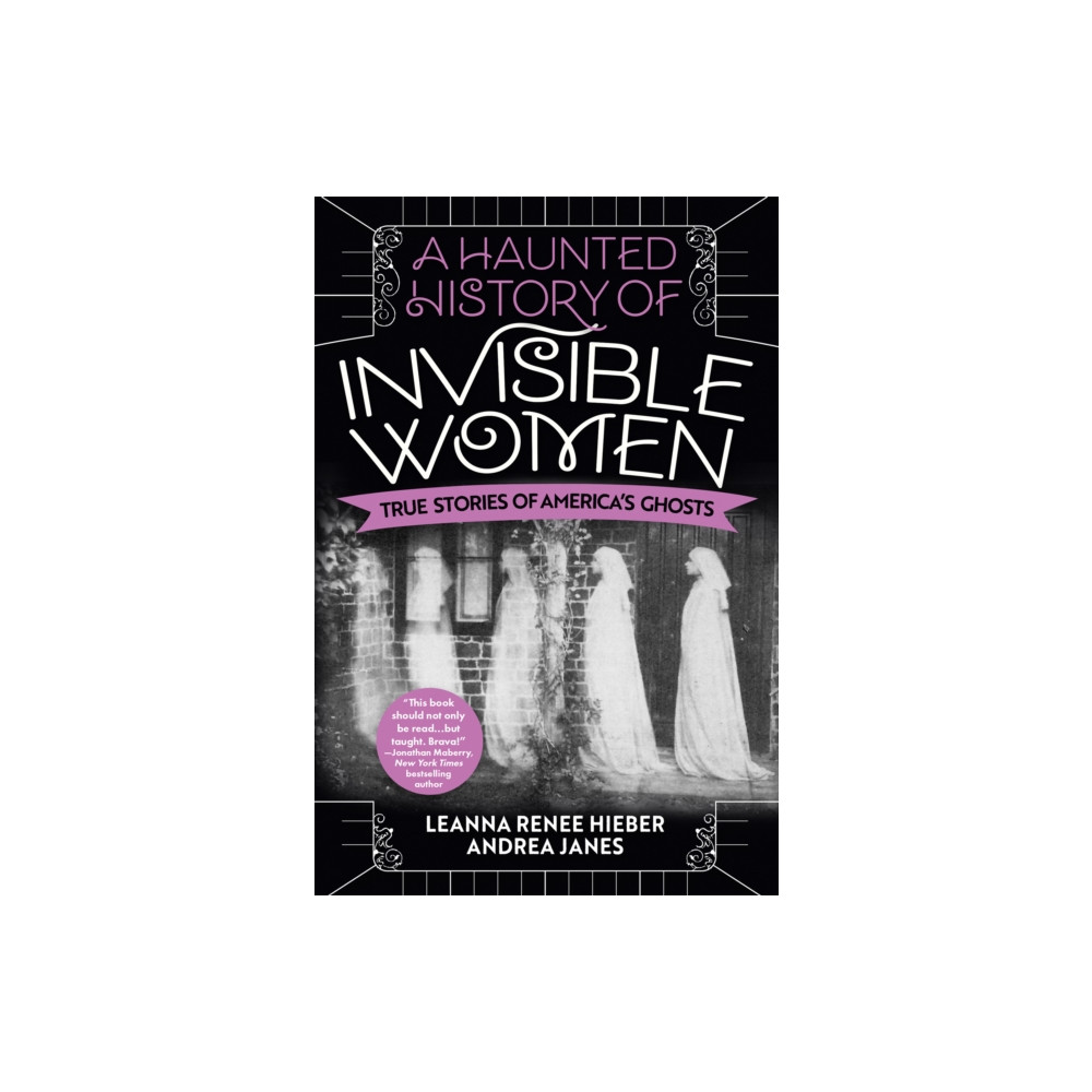 Produktbild för A Haunted History of Invisible Women (häftad, eng)