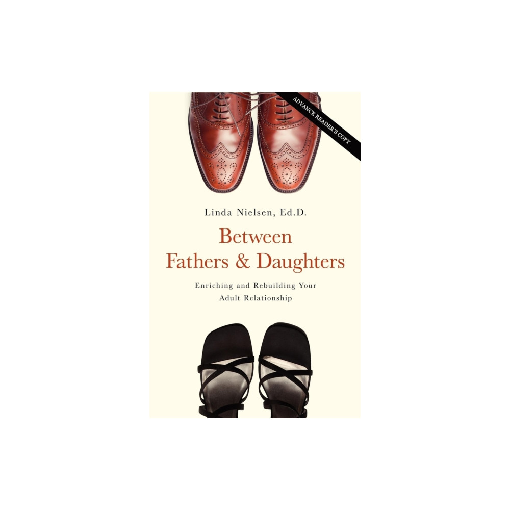 Produktbild för Between Fathers and Daughters (häftad, eng)