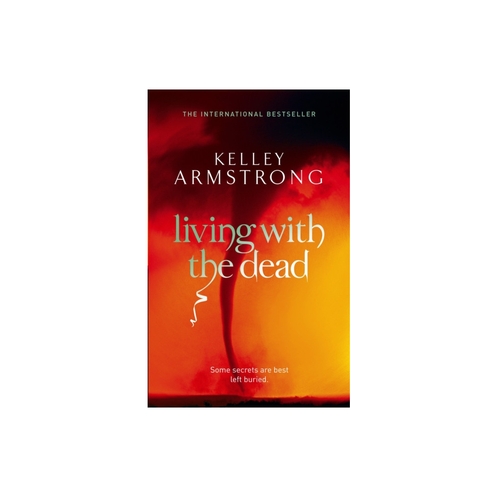 Produktbild för Living With The Dead (häftad, eng)