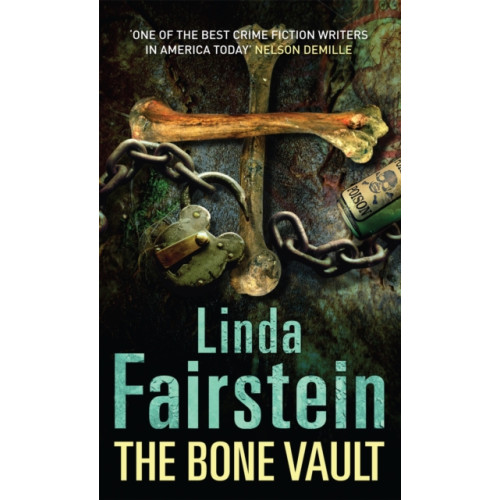 Little, Brown Book Group The Bone Vault (häftad, eng)