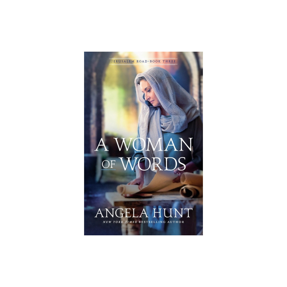Produktbild för A Woman of Words (häftad, eng)