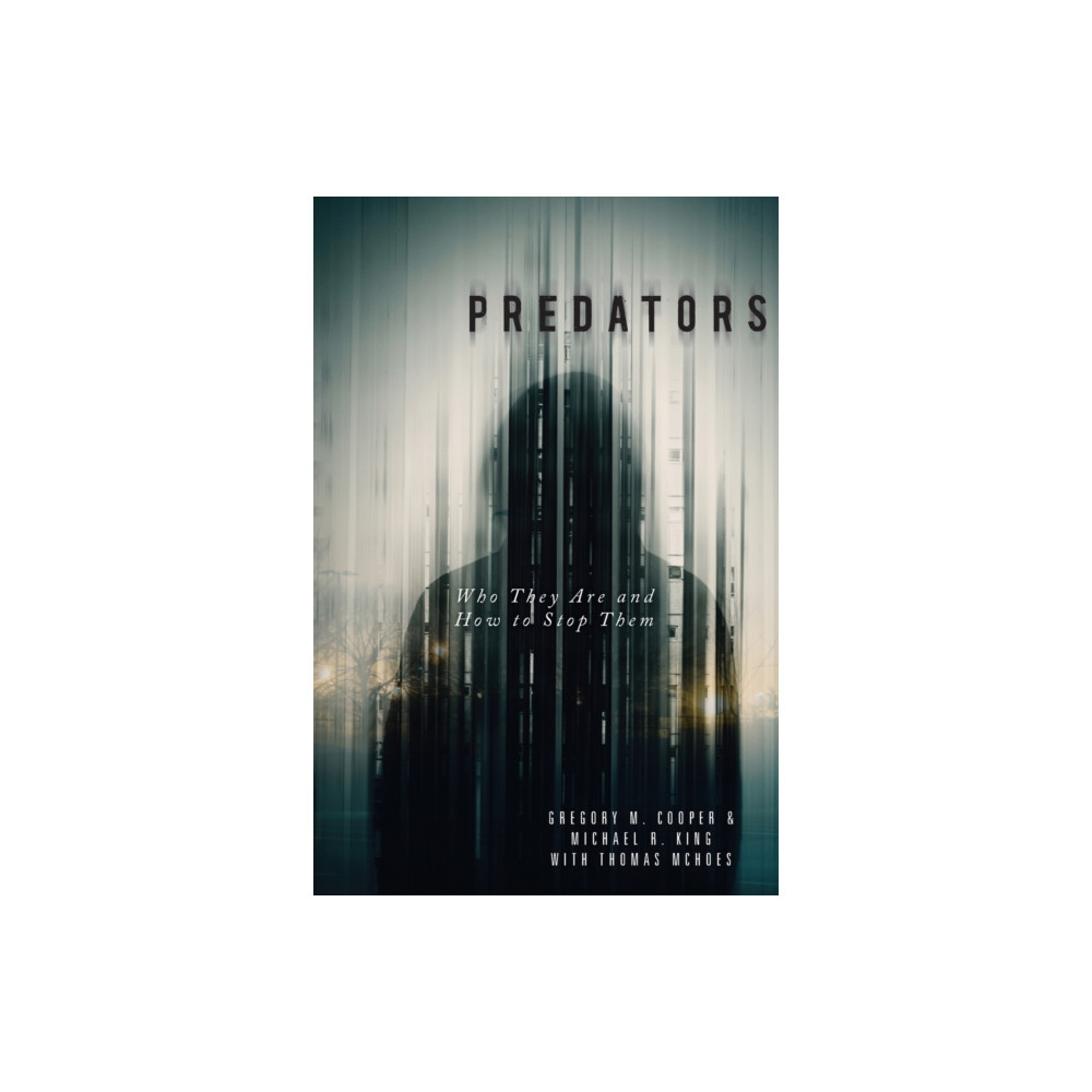 Produktbild för Predators (häftad, eng)