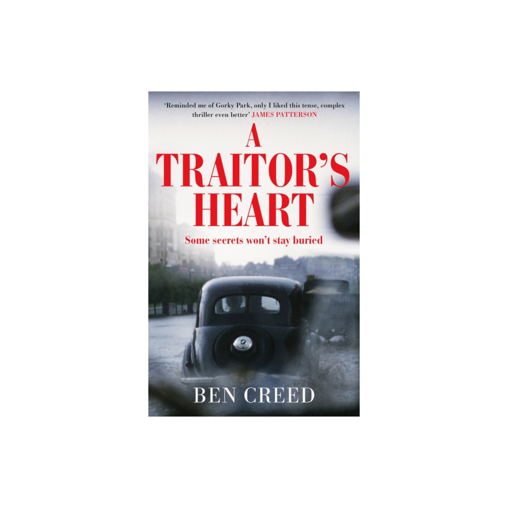 Produktbild för A Traitor's Heart (inbunden, eng)