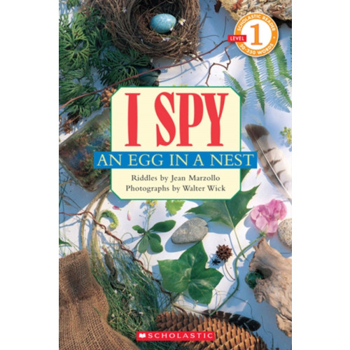 Scholastic Inc. I Spy an Egg in a Nest (Scholastic Reader, Level 1) (häftad, eng)