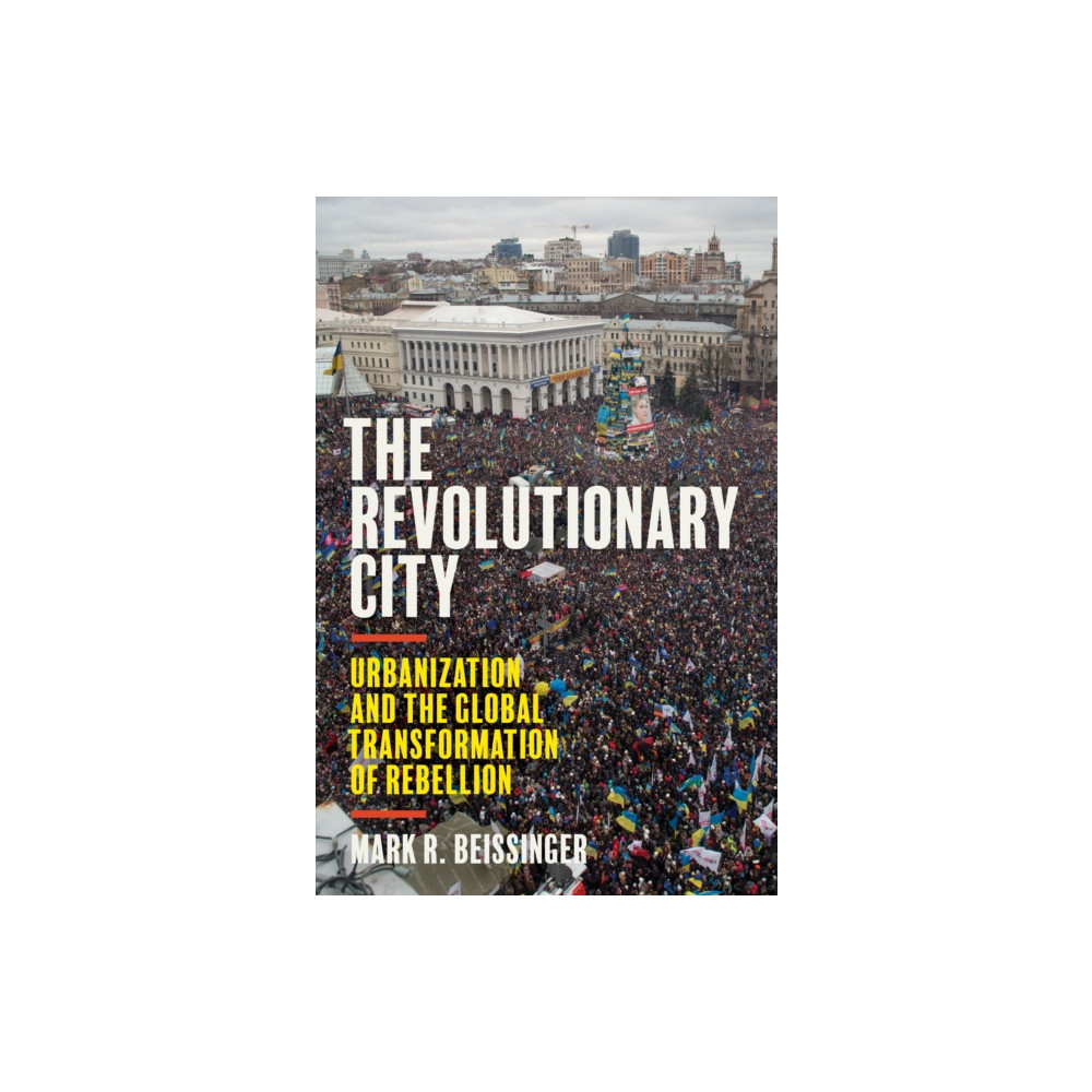 Produktbild för The Revolutionary City (häftad, eng)