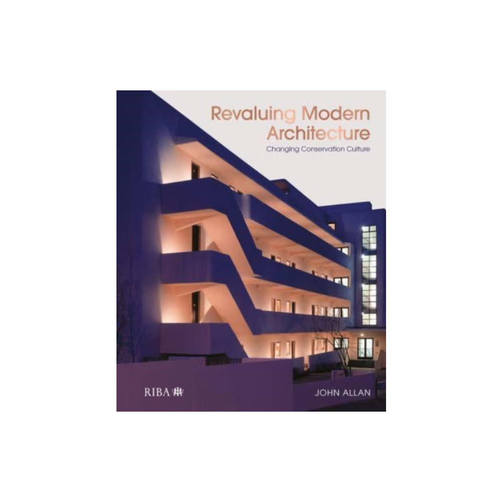 Produktbild för Revaluing Modern Architecture (inbunden, eng)