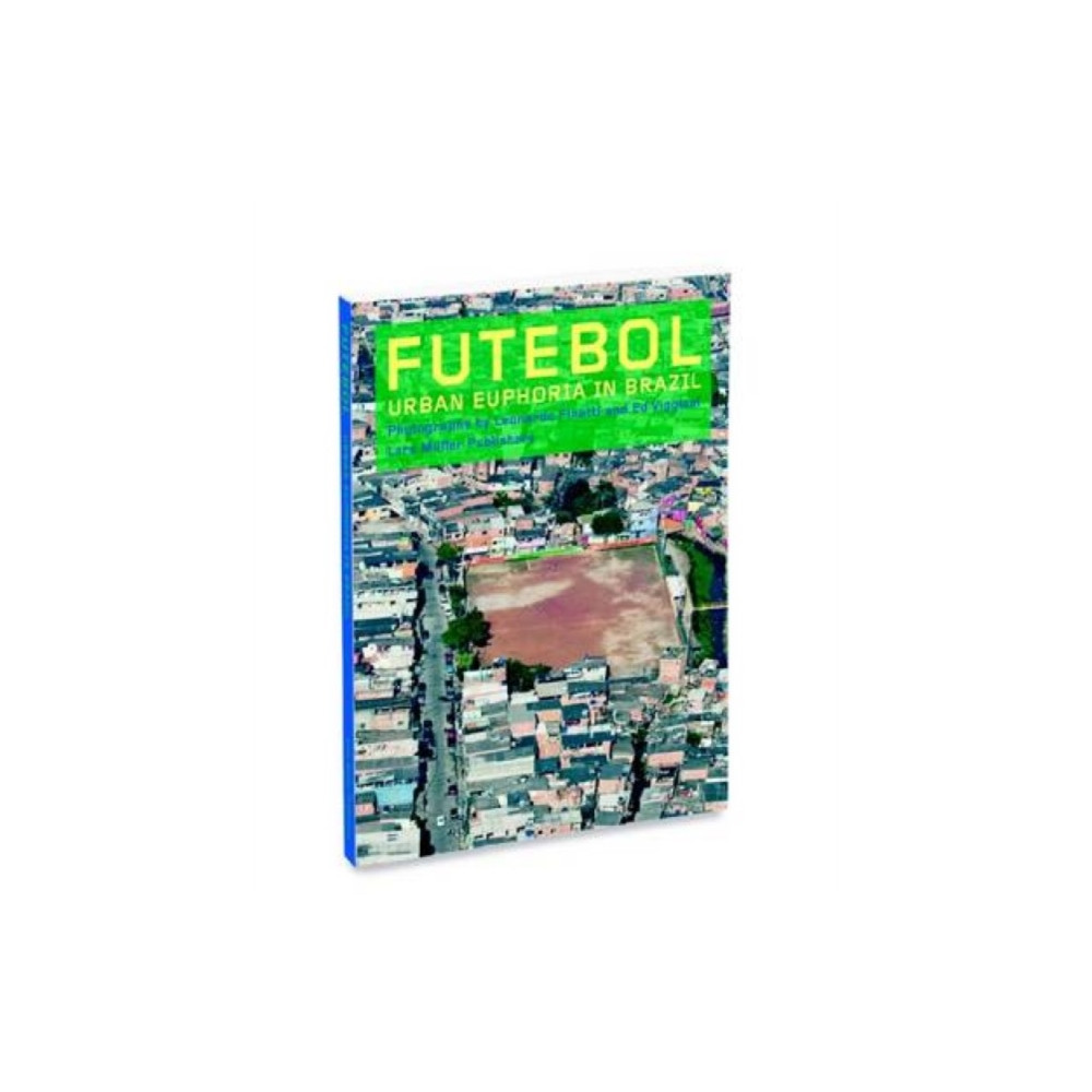 Produktbild för Futebol (inbunden, eng)