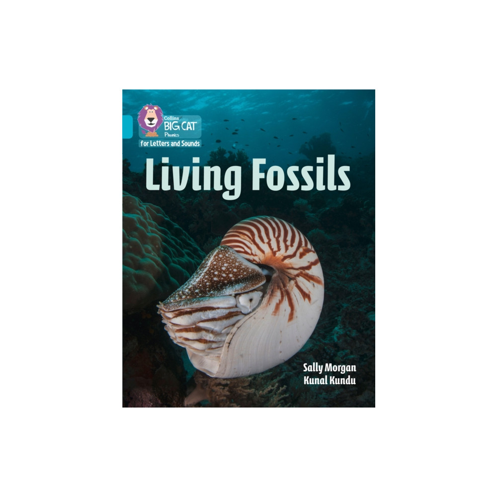 Produktbild för Living Fossils (häftad, eng)