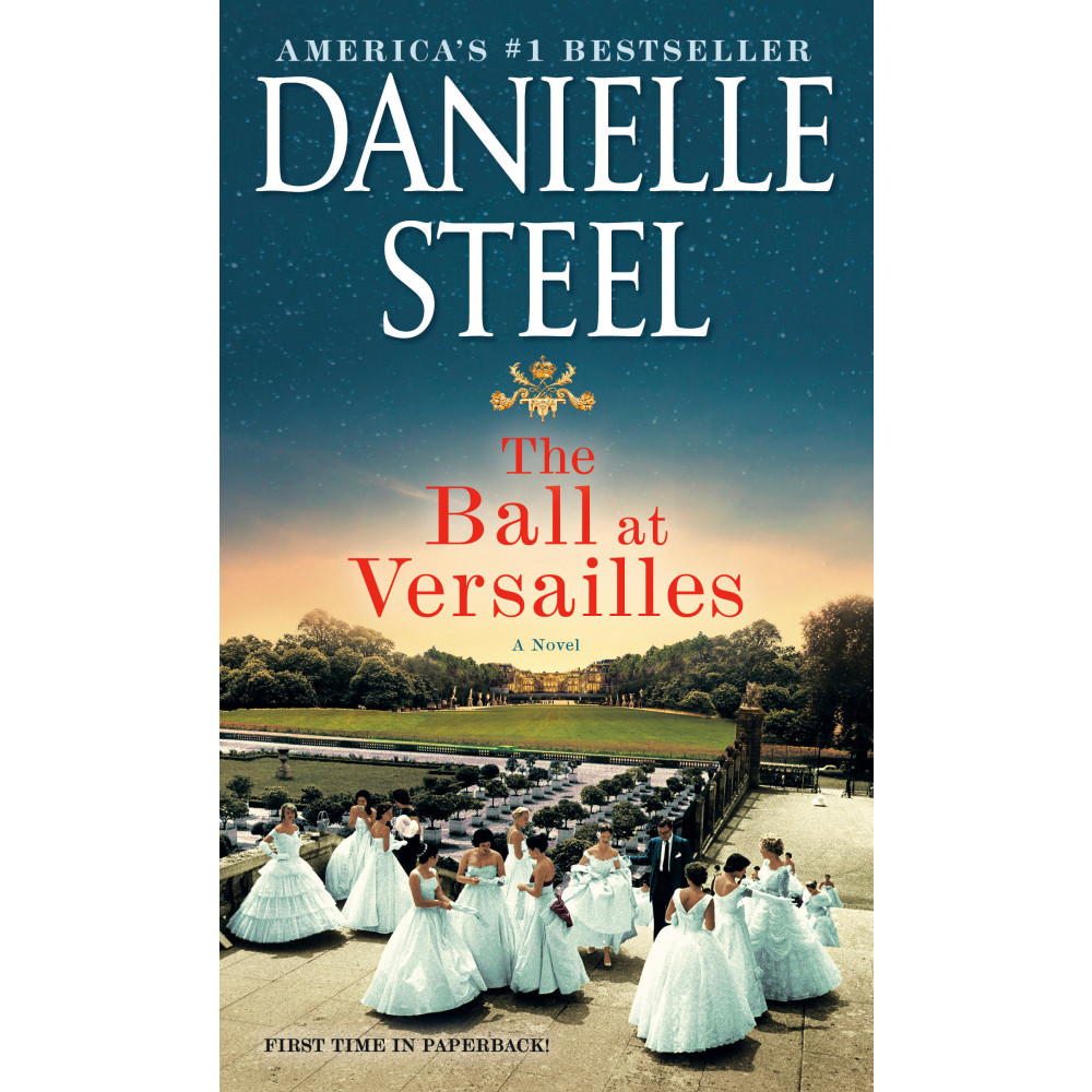 Produktbild för The Ball at Versailles: A Novel (pocket, eng)