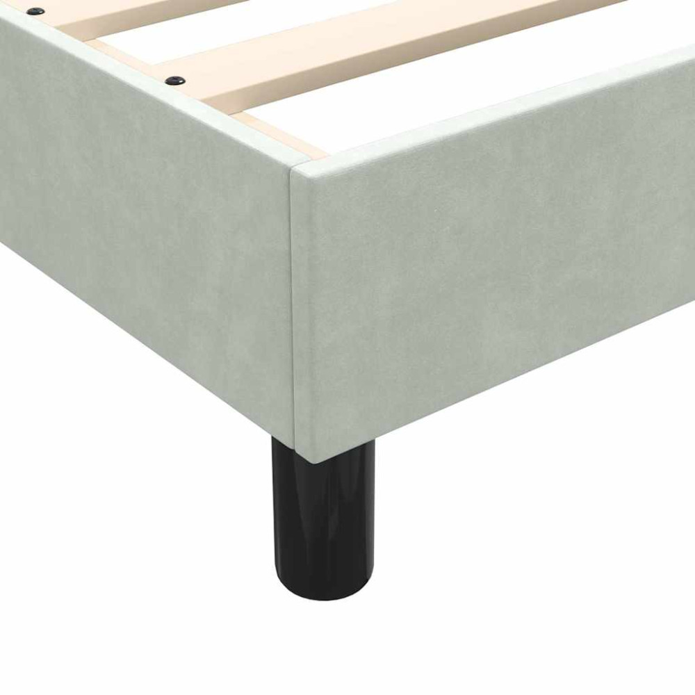 Produktbild för Ramsäng med madrass ljusgrå 80x210 cm sammet