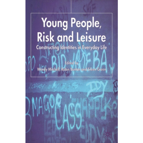 Palgrave macmillan Young People, Risk and Leisure (häftad, eng)