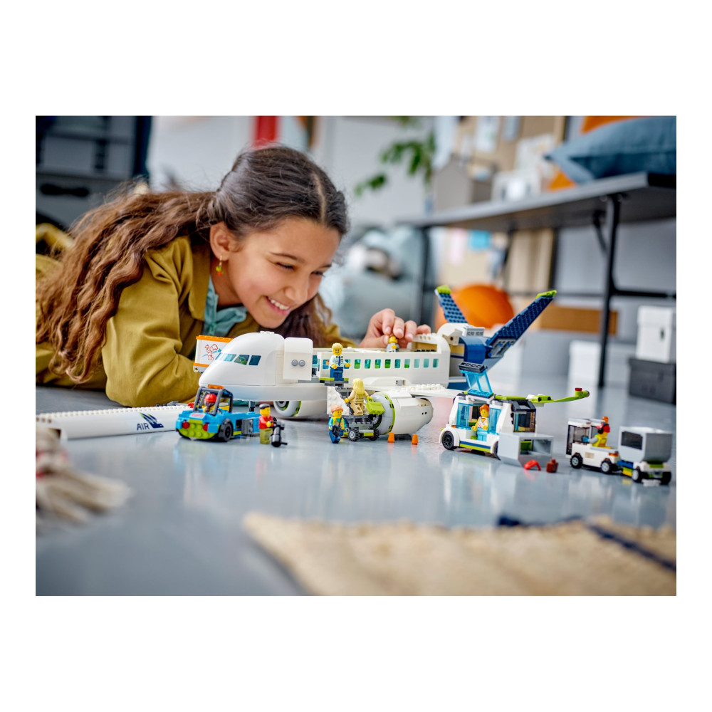 Produktbild för LEGO City 60367 - Passagerarflygplan - byggsats